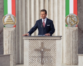 De heer David Miscavige, kerkelijk leider van de Scientology religie, trad op als ceremoniemeester bij de opening van de nieuwe Scientology Kerk van Rome.