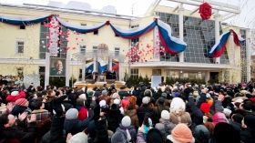 Het nieuwe thuis voor de Scientology kerk van Moskou werd ingewijd voor de meer dan 2.000 scientologen, Russische regeringsbeambtes, religieuze leiders en hoogwaardigheidsbekleders van Mensenrechtenorganisaties. De ceremonies markeerden de opening van de eerste grote Scientology Kerk in de Russische Federatie.